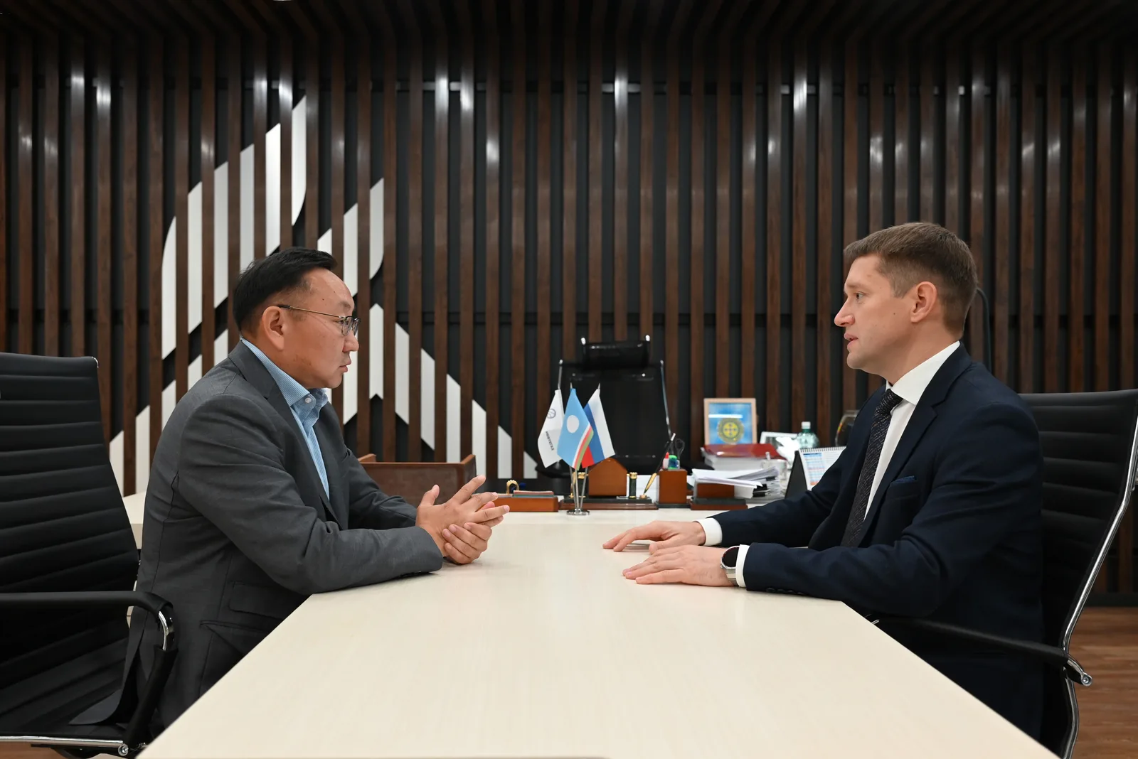 Алексей Колодезников провел встречу с главой Нерюнгринского района